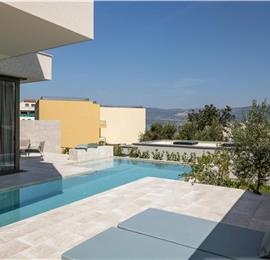 4-Bedroom Luxury Villa with Heated Pool, Ciovo near Trogir – Sleeps 8